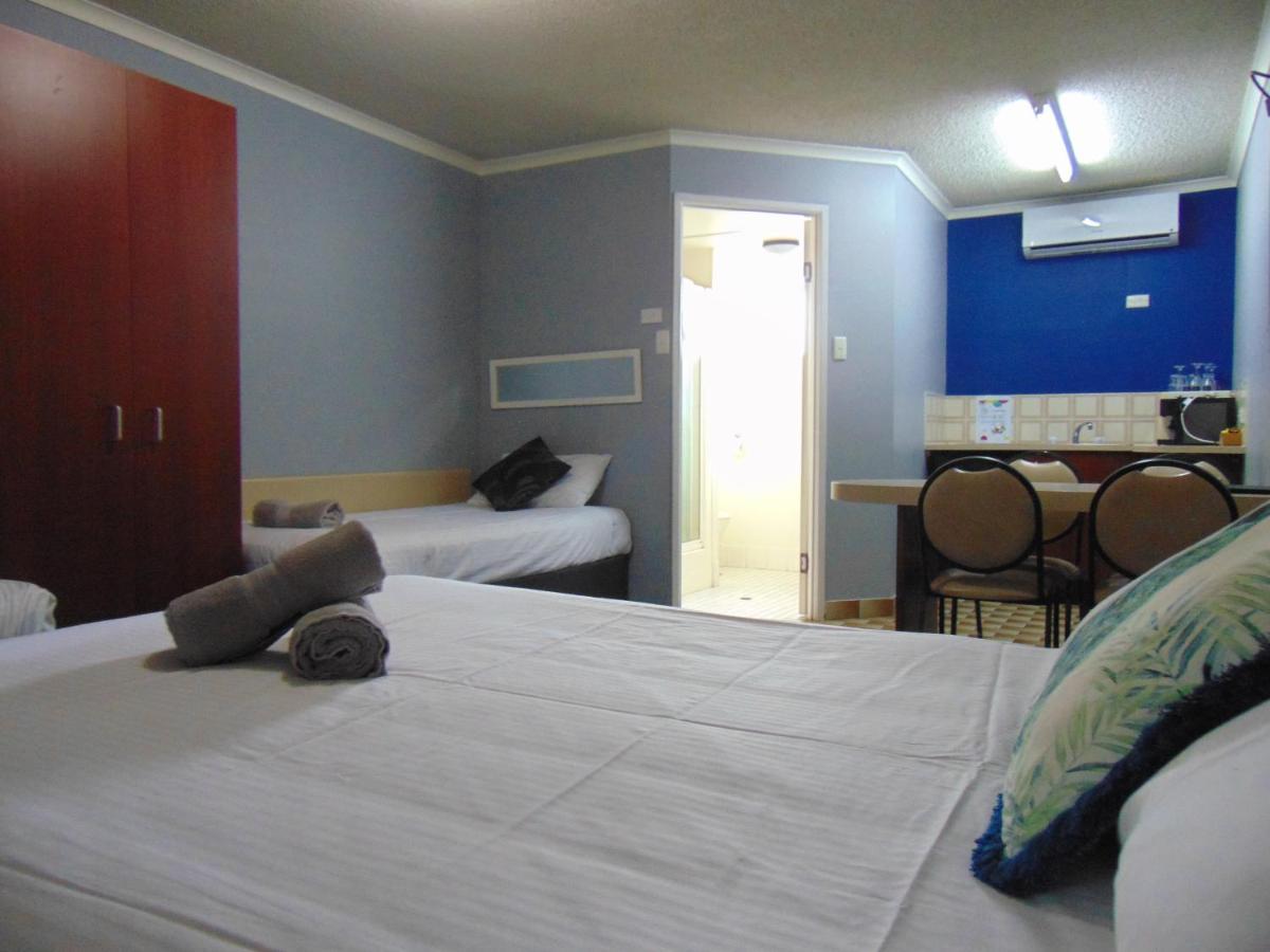 Rockhampton Court Motor Inn ภายนอก รูปภาพ
