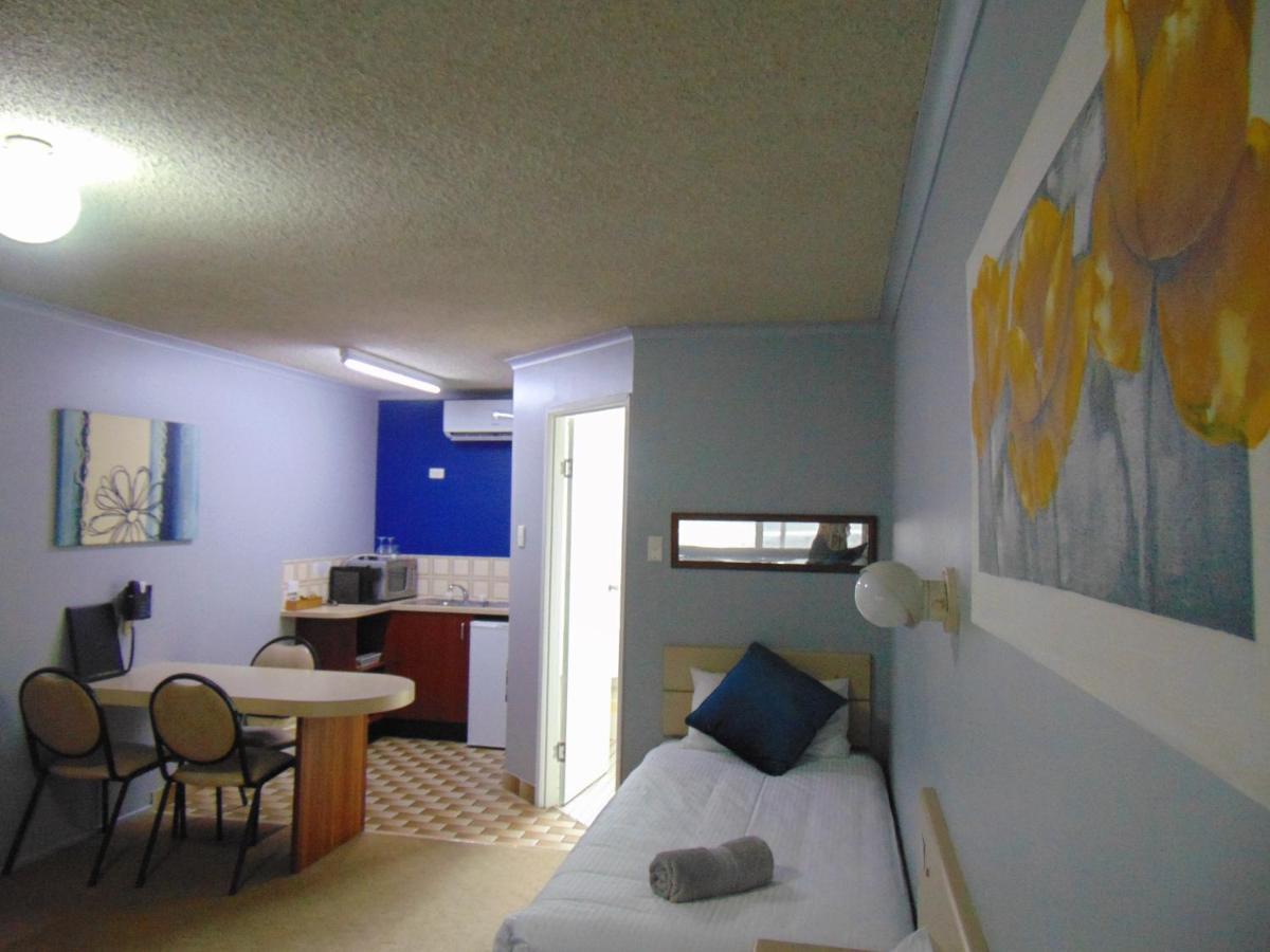 Rockhampton Court Motor Inn ภายนอก รูปภาพ